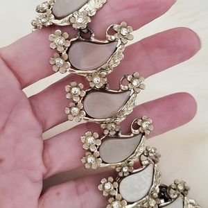 KARU Bracelet Thermoset center with clear rhinestones in a flower Vintage